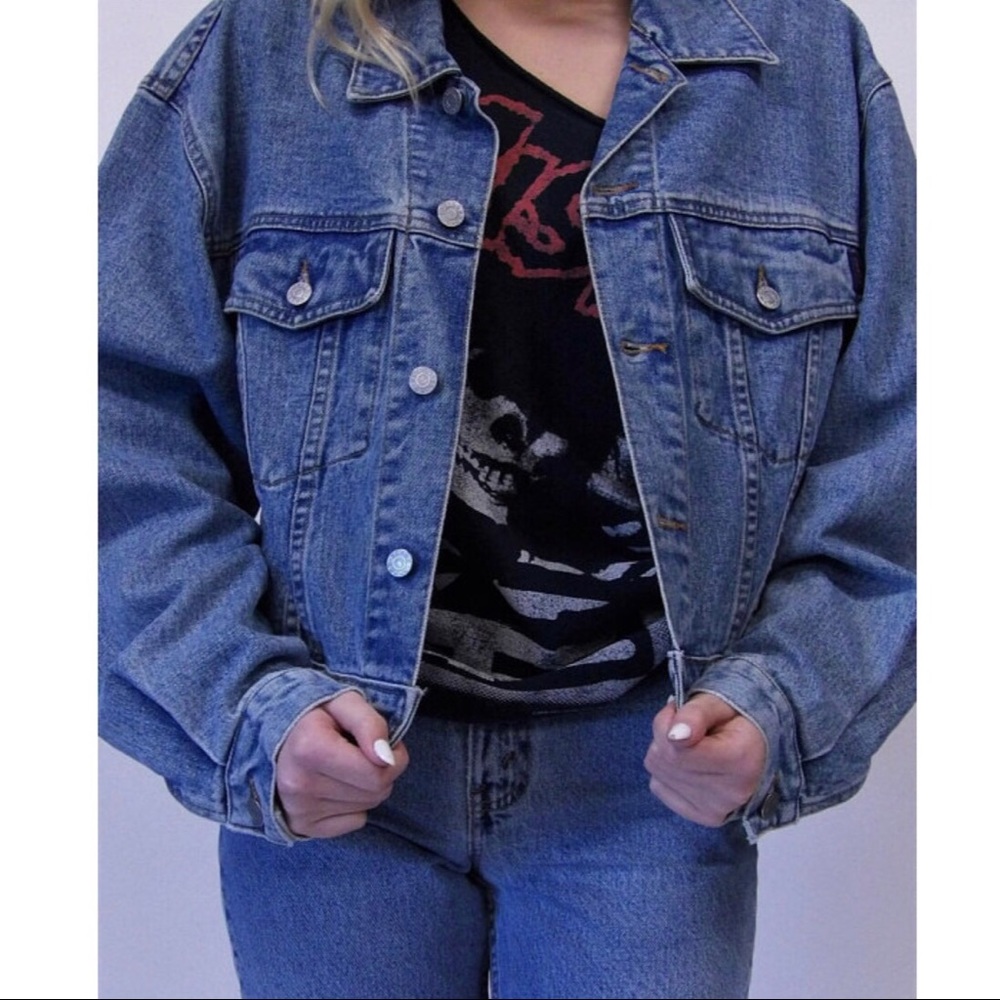 ❌SOLD❌ Vintage jean jacket